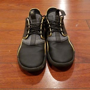 Kids jordan eclipse gold and black